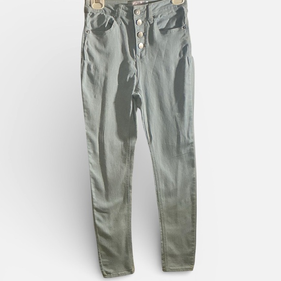 No Boundaries High-Waisted Light Blue Skinny Jeans with Button Fly - Picture 2 of 3